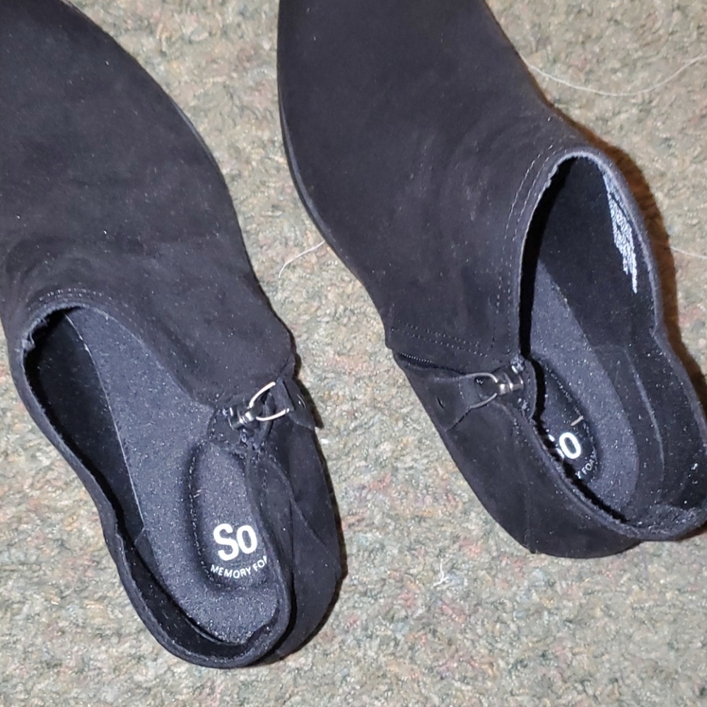 Boots - Picture 2 of 3
